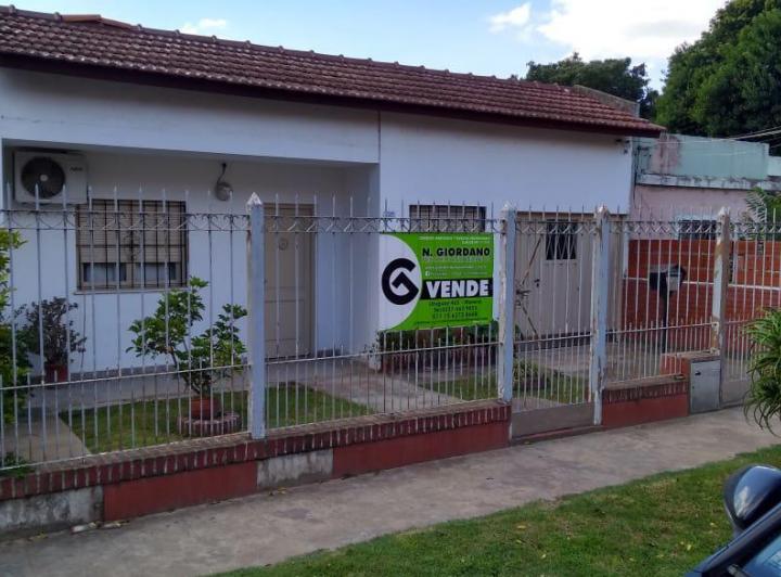 Casa · 365m² · 5 Ambientes · 2 Cocheras