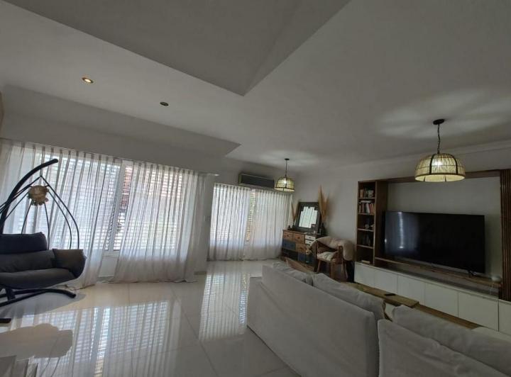 Casa · 249m² · 5 Ambientes · 3 Cocheras