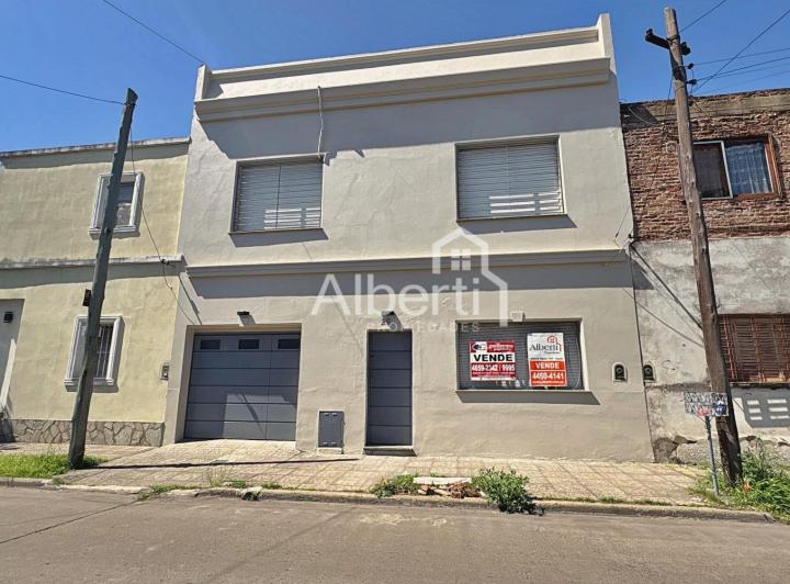Casa · 155m² · 4 Ambientes · 1 Cochera