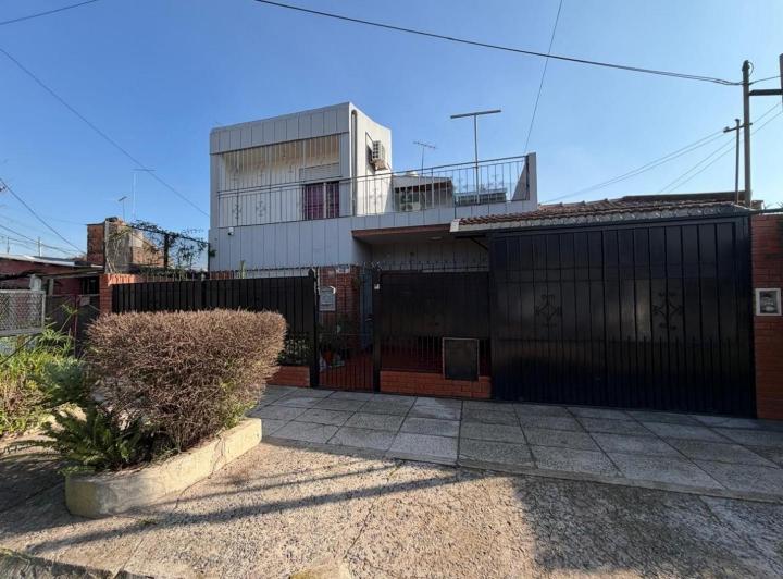 Casa · 155m² · 4 Ambientes · 1 Cochera