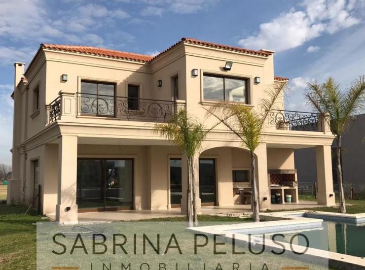 Casa · 157m² · 6 Ambientes · 2 Cocheras