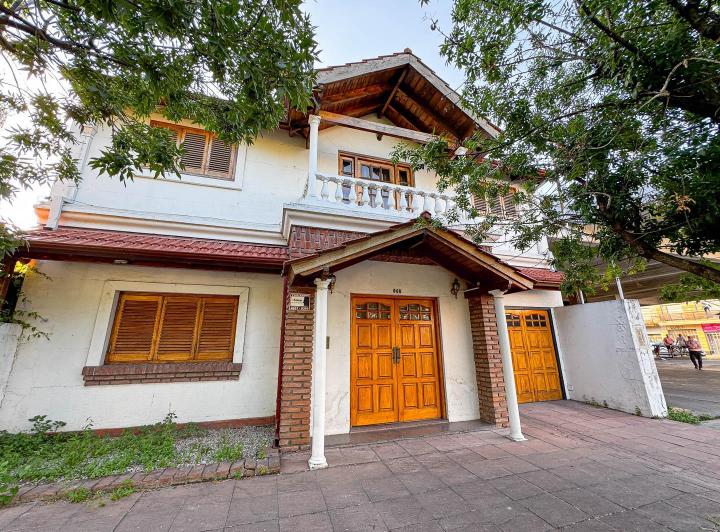 Casa · 197m² · 5 Ambientes · 1 Cochera