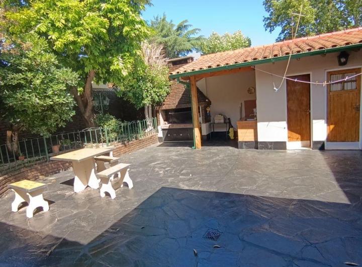 Casa · 124m² · 5 Ambientes · 1 Cochera