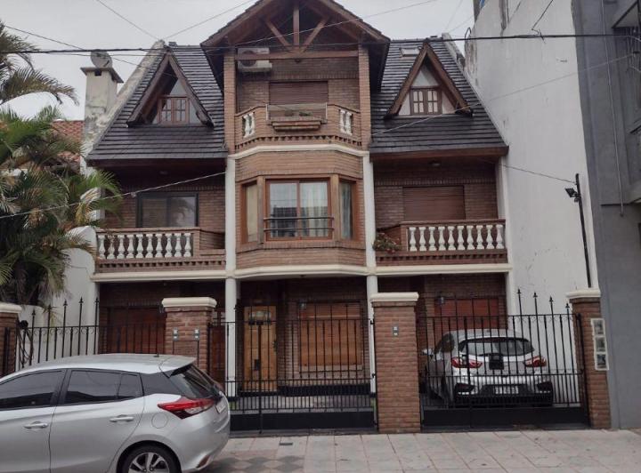 Casa · 120m² · 5 Ambientes · 1 Cochera