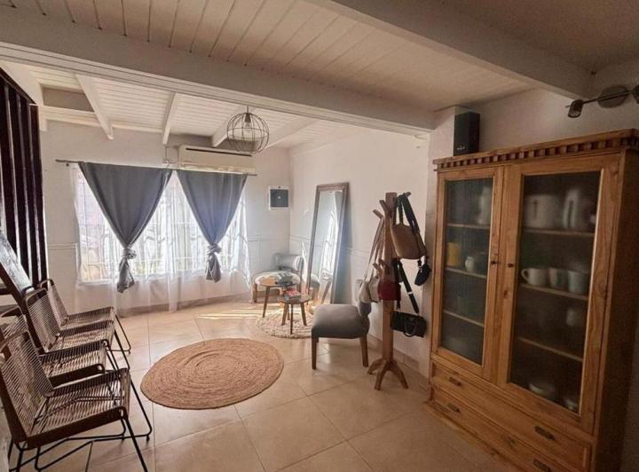 Casa · 150m² · 4 Ambientes · 3 Cocheras