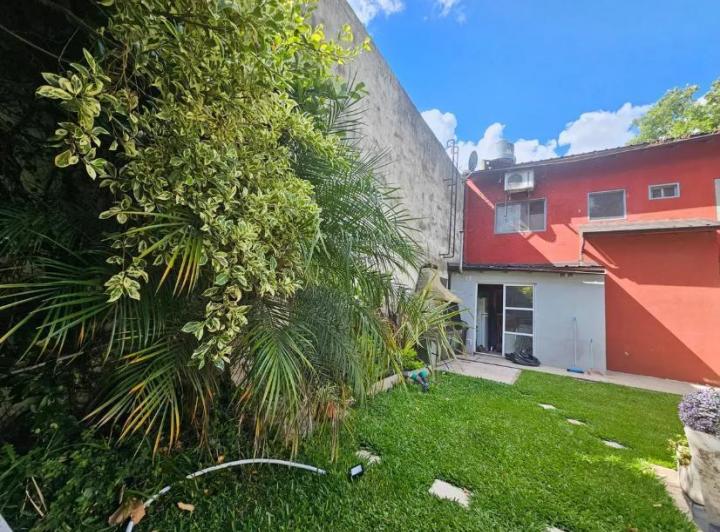 Casa · 92m² · 4 Ambientes · 2 Cocheras