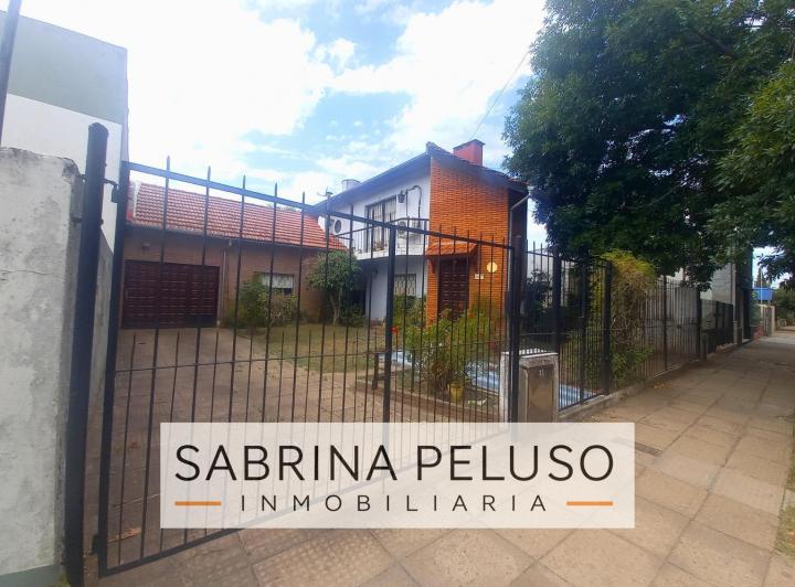 Casa · 172m² · 6 Ambientes · 2 Cocheras