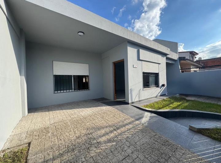 Casa · 300m² · 4 Ambientes · 2 Cocheras