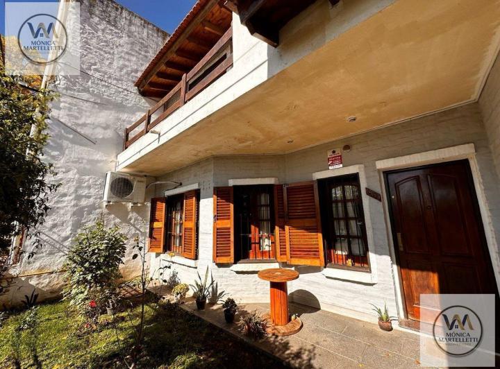 Casa · 204m² · 5 Ambientes · 2 Cocheras