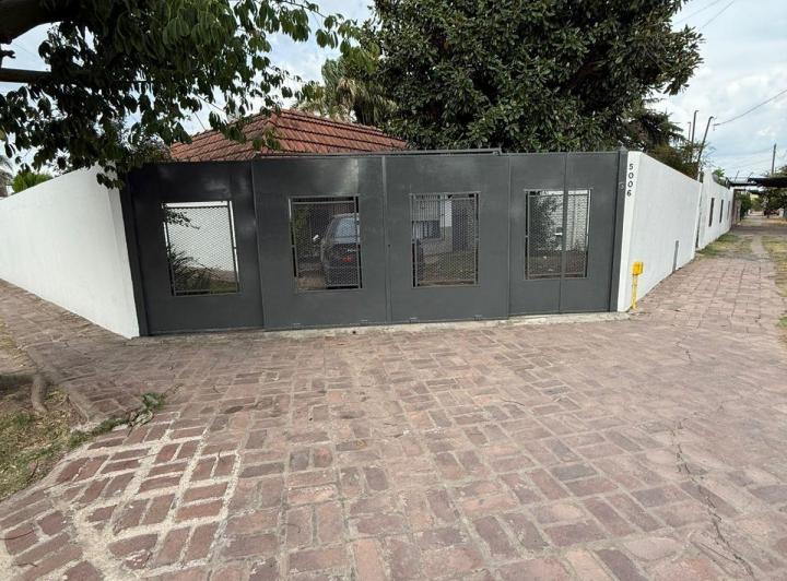 Casa · 137m² · 4 Ambientes · 2 Cocheras