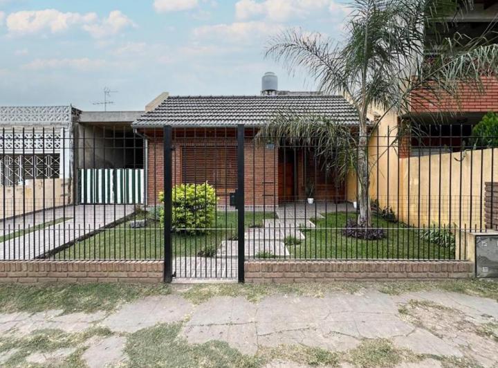 Casa · 110m² · 3 Ambientes · 1 Cochera