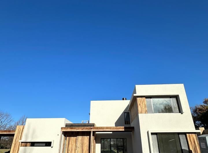 Casa · 320m² · 5 Ambientes · 2 Cocheras