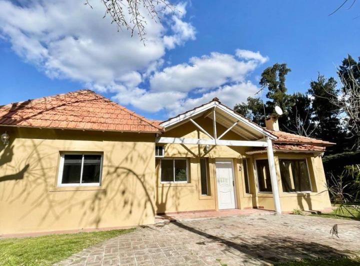 Casa · 135m² · 4 Ambientes · 1 Cochera