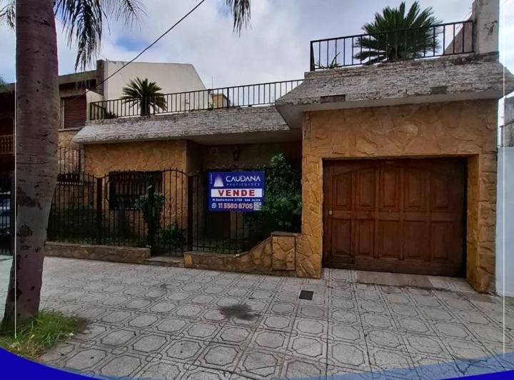 Casa · 155m² · 4 Ambientes · 3 Cocheras
