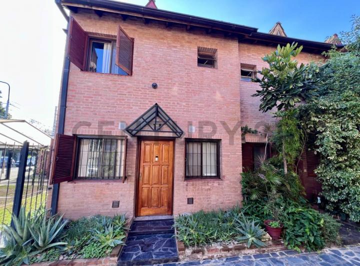 Casa · 80m² · 4 Ambientes · 2 Cocheras