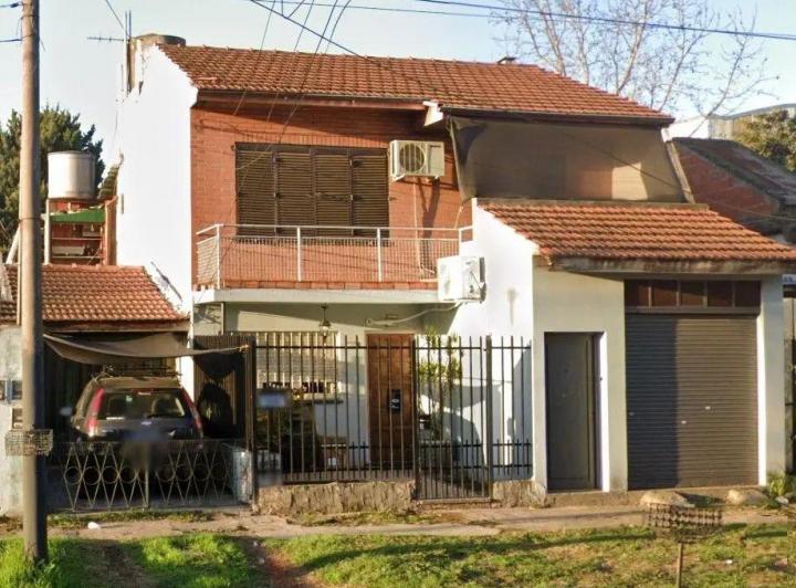 Casa · 120m² · 4 Ambientes · 3 Cocheras