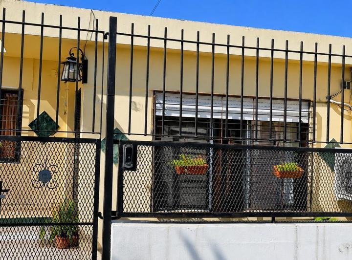 Casa · 74m² · 3 Ambientes · 2 Cocheras