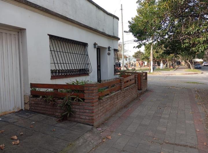 Casa · 95m² · 3 Ambientes · 1 Cochera
