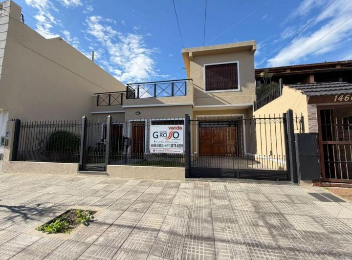 Casa · 155m² · 4 Ambientes · 1 Cochera