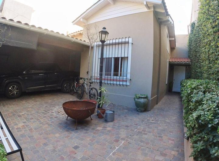 Casa · 185m² · 4 Ambientes · 2 Cocheras