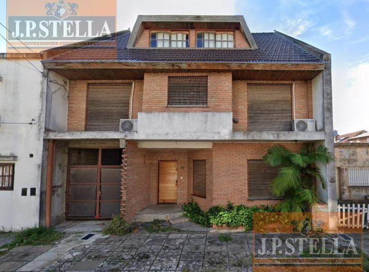 Casa · 396m² · 7 Ambientes · 1 Cochera