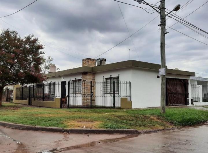 Casa · 100m² · 3 Ambientes · 1 Cochera