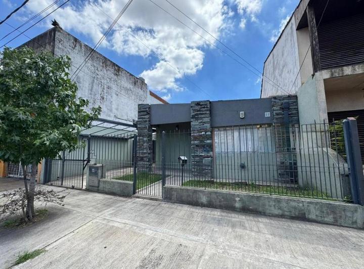 Casa · 150m² · 3 Ambientes · 3 Cocheras