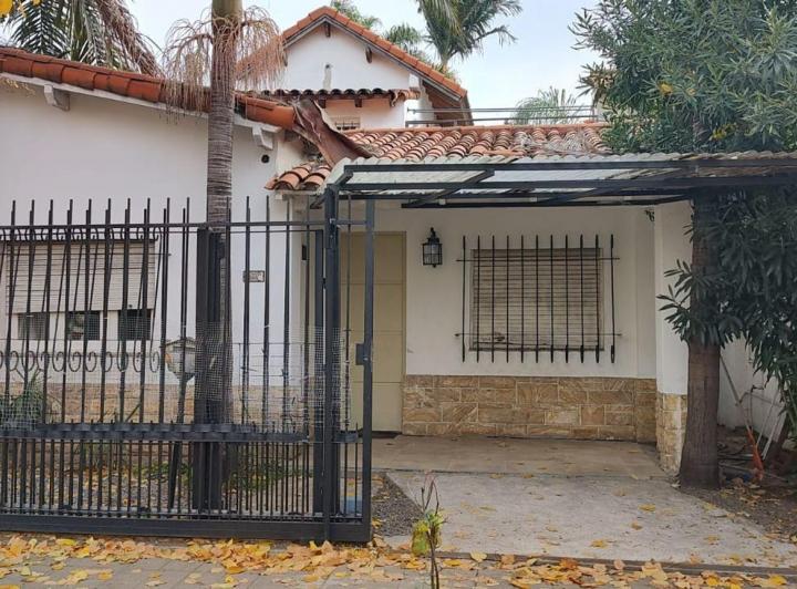 Casa · 100m² · 5 Ambientes · 1 Cochera