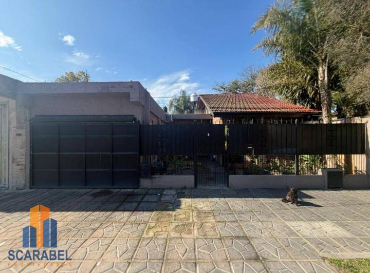 Casa · 120m² · 5 Ambientes · 2 Cocheras