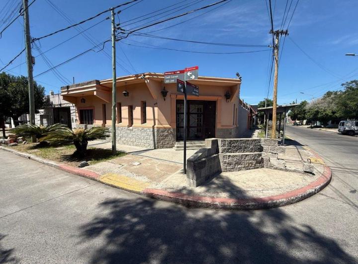 Casa · 100m² · 3 Ambientes · 3 Cocheras