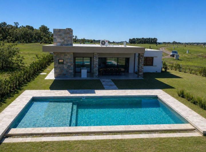 Casa · 150m² · 4 Ambientes · 2 Cocheras