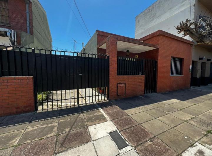 Casa · 100m² · 3 Ambientes · 2 Cocheras