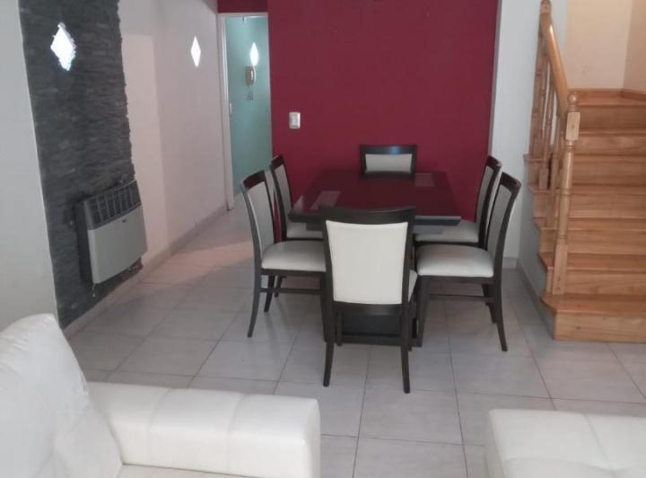 Casa · 75m² · 3 Ambientes · 2 Cocheras