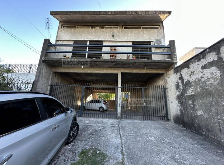 Casa · 375m² · 7 Ambientes · 4 Cocheras