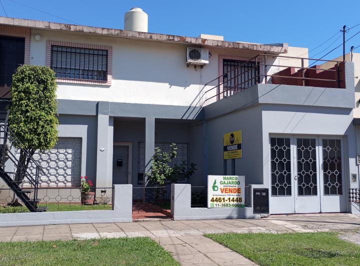 Casa · 120m² · 7 Ambientes · 1 Cochera