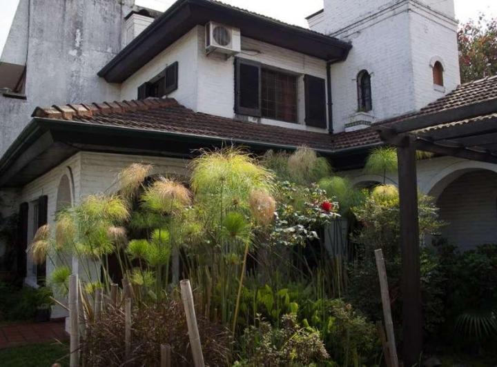 Casa · 230m² · 4 Ambientes · 1 Cochera