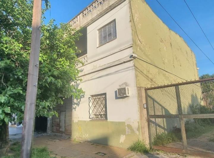 Casa · 305m² · 3 Ambientes · 2 Cocheras