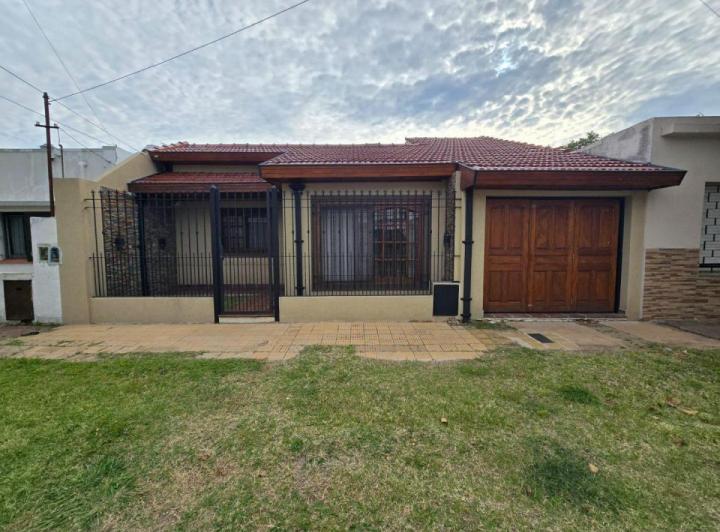 Casa · 110m² · 3 Ambientes · 1 Cochera