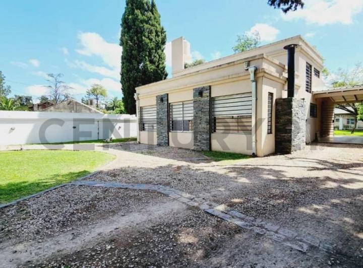 Casa · 227m² · 5 Ambientes · 3 Cocheras