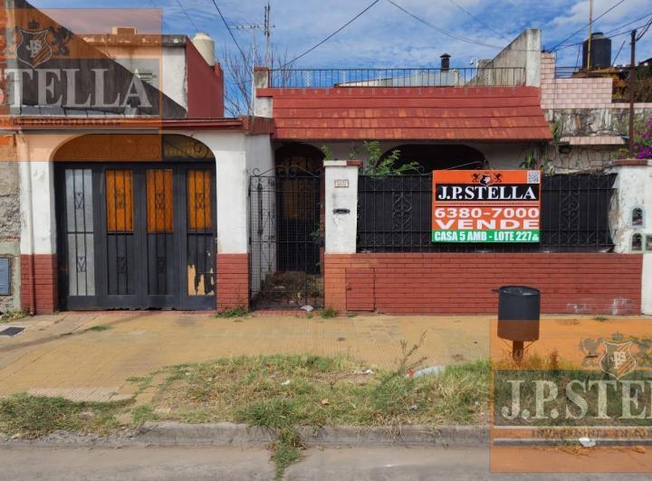 Casa · 120m² · 5 Ambientes · 1 Cochera