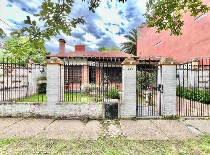 Casa · 120m² · 2 Ambientes · 1 Cochera
