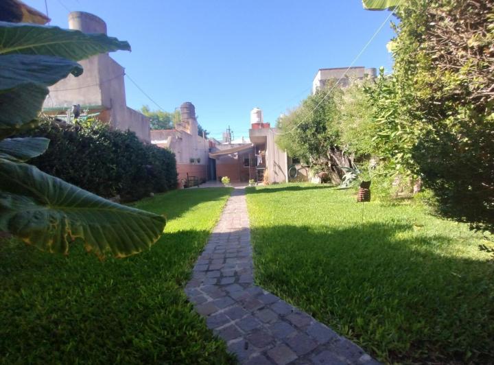 Casa · 104m² · 4 Ambientes · 1 Cochera