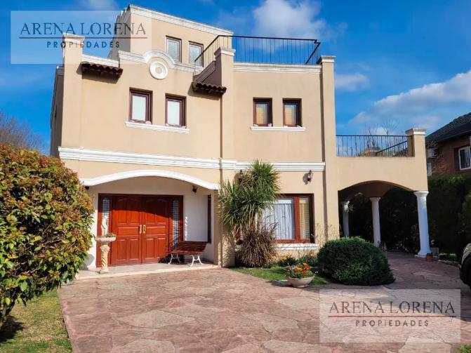 Casa · 300m² · 6 Ambientes · 3 Cocheras
