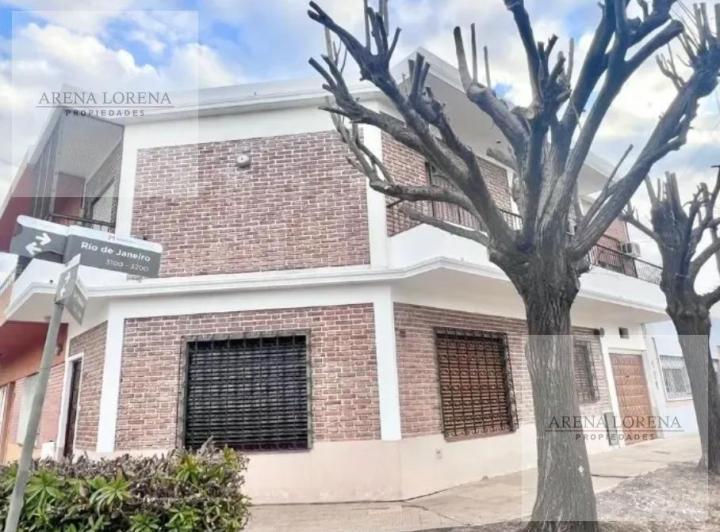 Casa · 150m² · 4 Dormitorios · 1 Cochera