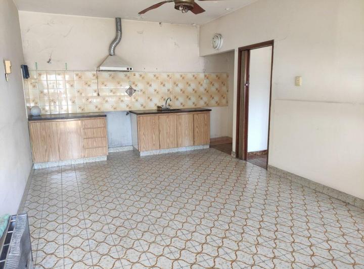 Casa · 250m² · 6 Ambientes · 4 Cocheras