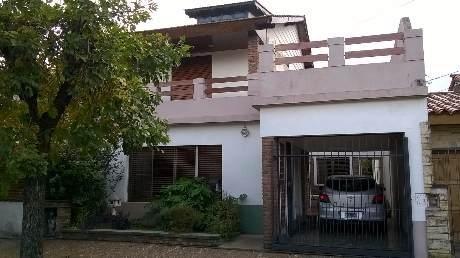 Casa · 200m² · 6 Ambientes · 1 Cochera