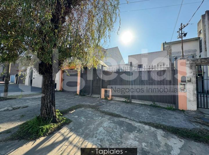 Casa · 1m² · 5 Ambientes · 1 Cochera