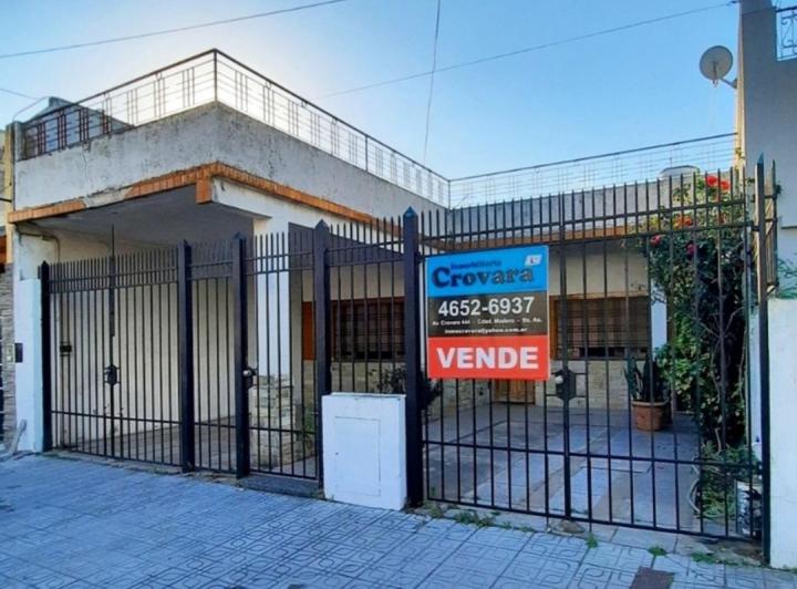 Casa · 200m² · 5 Ambientes · 1 Cochera