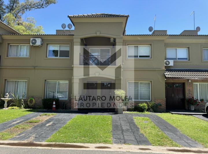 Casa · 137m² · 4 Ambientes · 1 Cochera