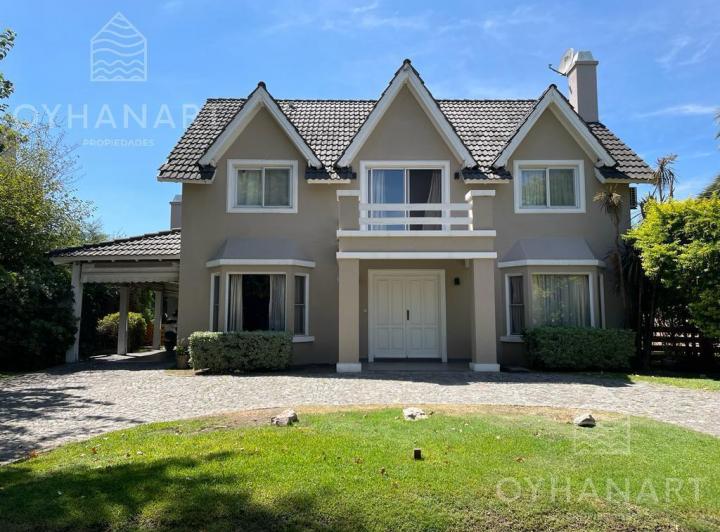 Casa · 300m² · 5 Ambientes